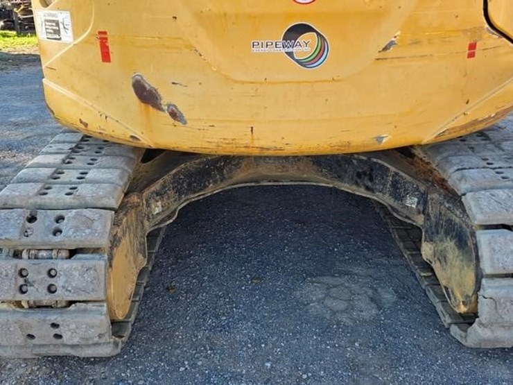 2015-deere-135g-image-26