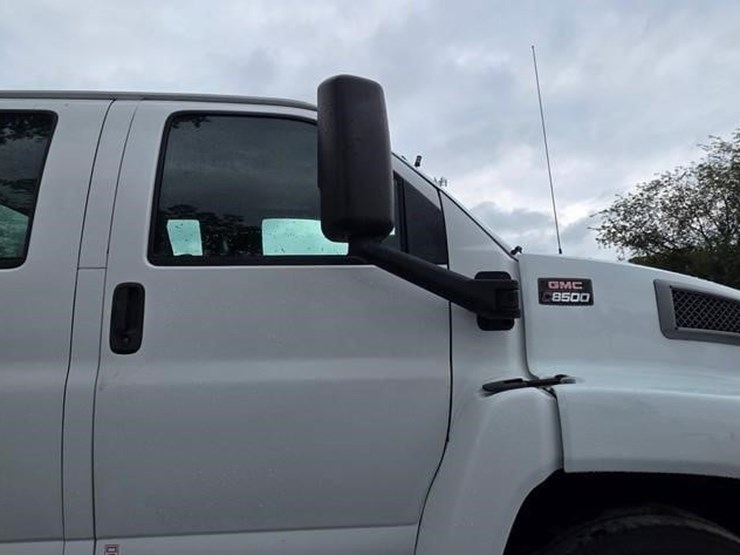 2007-gmc-topkick-c8500-image-31