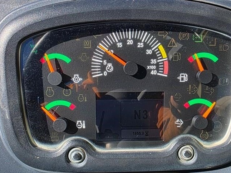2018-caterpillar-tl642d-image-61