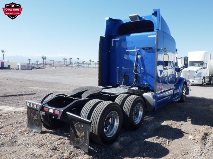 2020-peterbilt-579-image-10