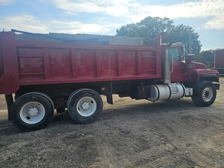 #15804-•-1998-mack-rd688s-dump-truck-image-29