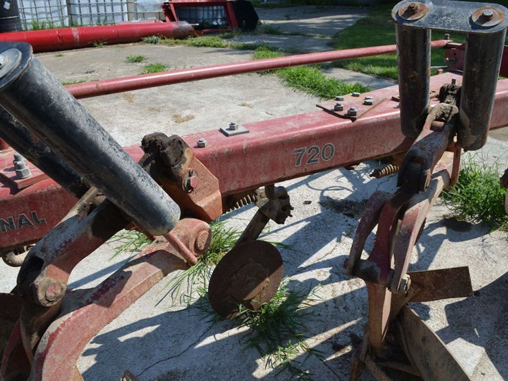 case-720-5-bottom-plow-image-7