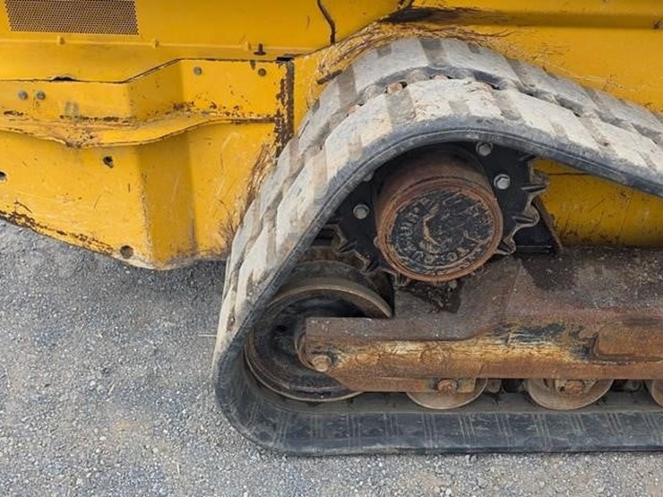 2017-deere-323e-image-14