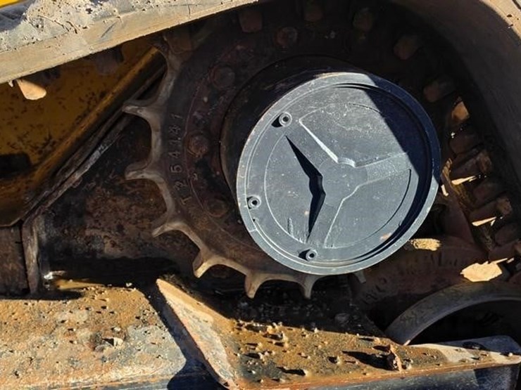 2018-deere-331g-image-30