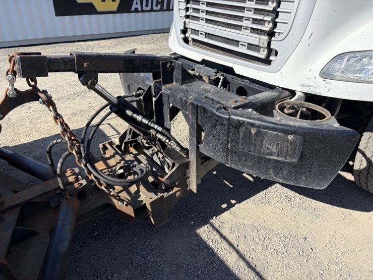 2012-freightliner-m2-t/a-dump-truck-image-14