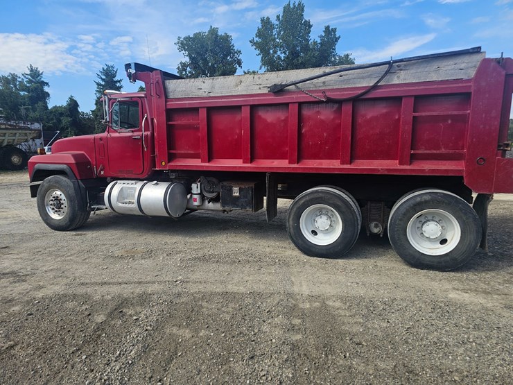 #15804-•-1998-mack-rd688s-dump-truck-image-14