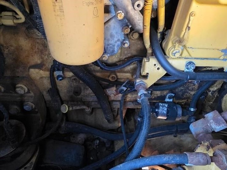 2015-caterpillar-938m-image-61