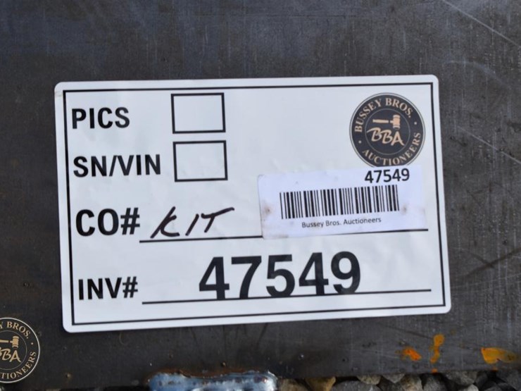 kit-containers-skid-steer-weld-on-attachment-plate-47549-image-2