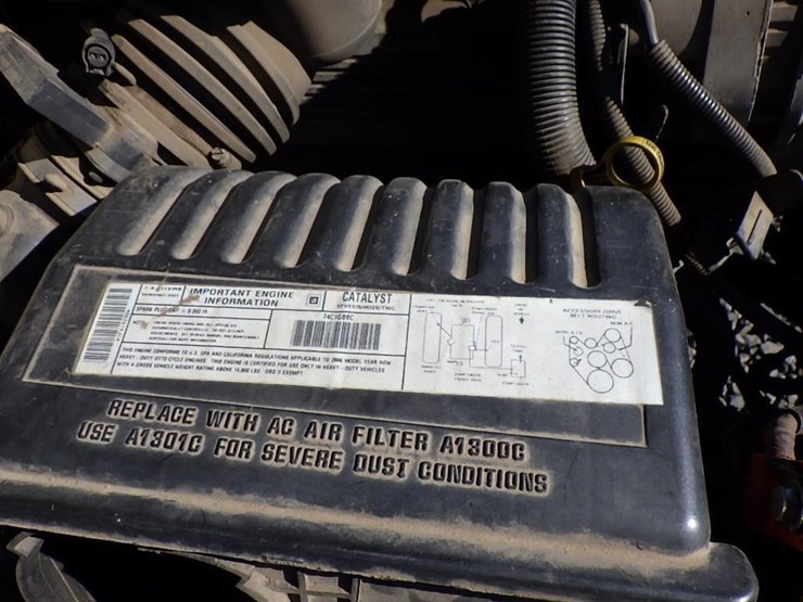 2000-gmc-3500-image-17