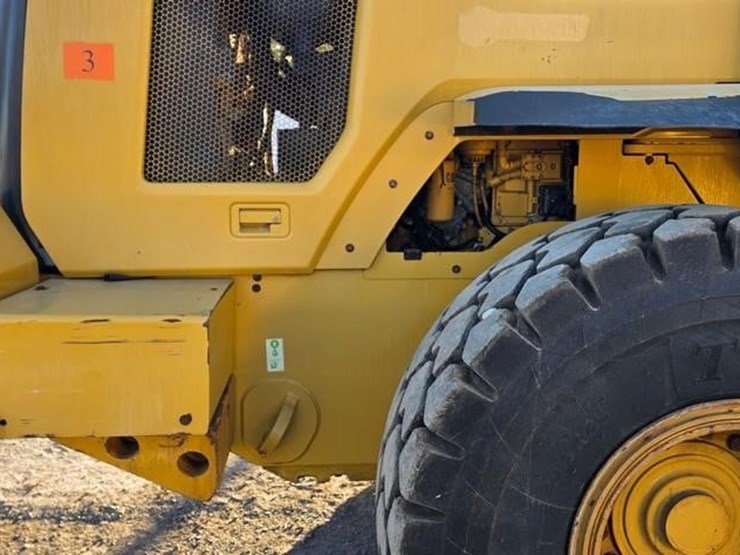 2015-caterpillar-938m-image-36