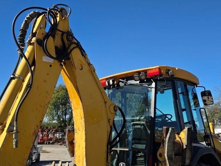 2006-deere-310sg-image-29