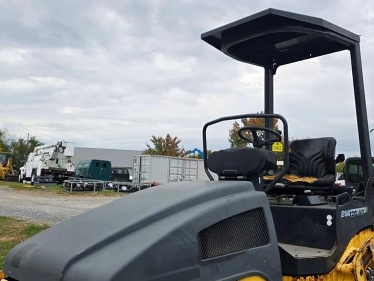 2012-bomag-bw120ad-4-image-23