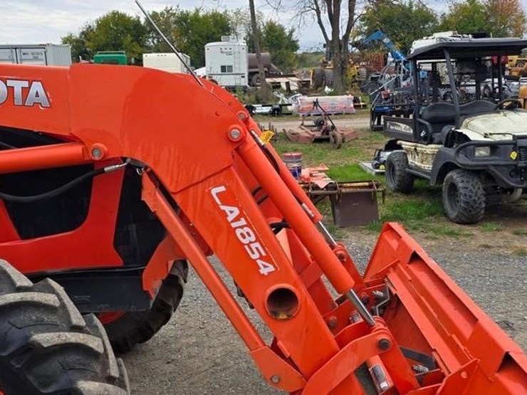 2017-kubota-m5-091d-image-36