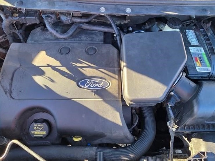 2011-ford-edge-se-image-27