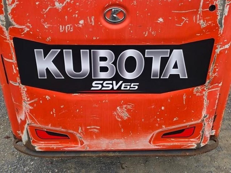 2016-kubota-ssv65-image-19