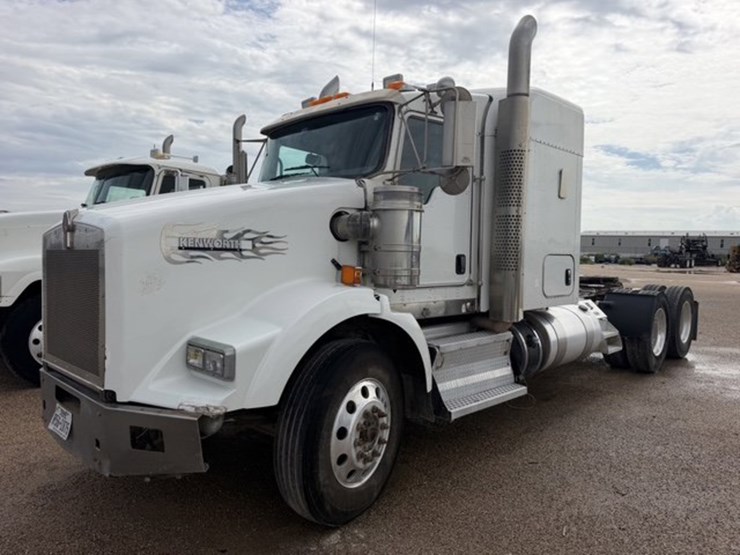 2018-kenworth-t800-image-1