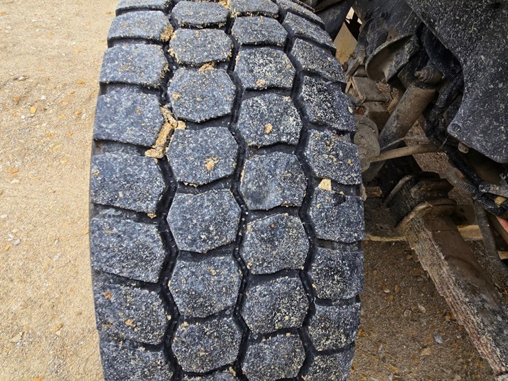 2012-caterpillar-ct660-image-66