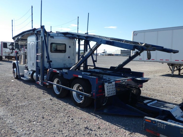 2021-peterbilt-389-image-18