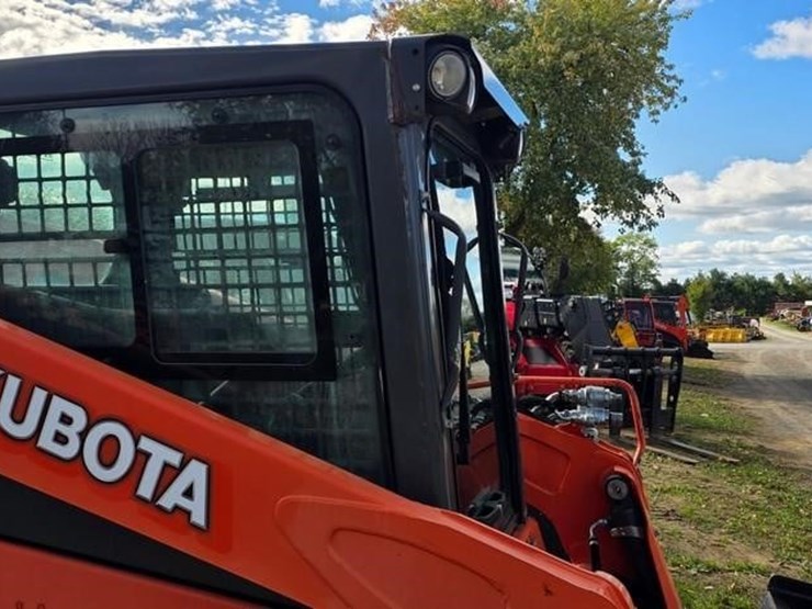 2019-kubota-ssv75-image-31