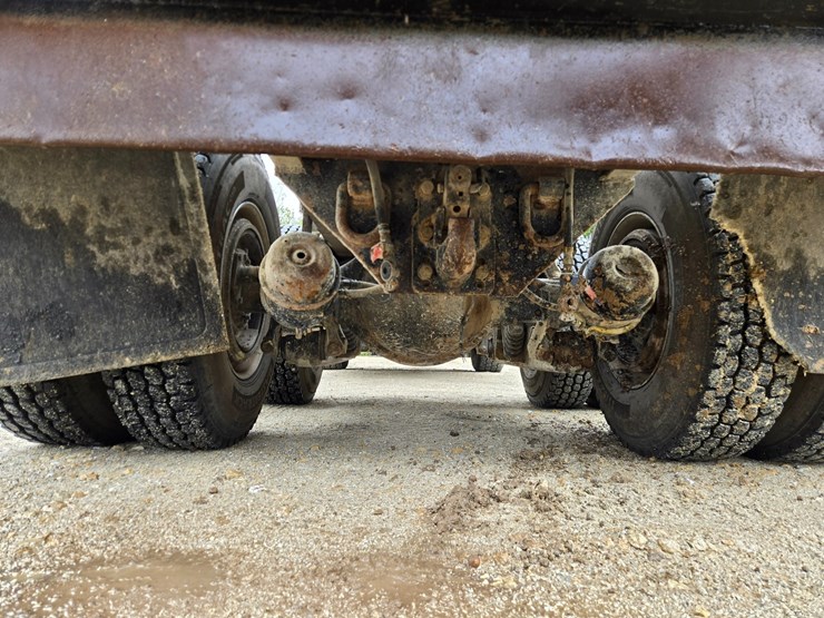 2012-caterpillar-ct660-image-100