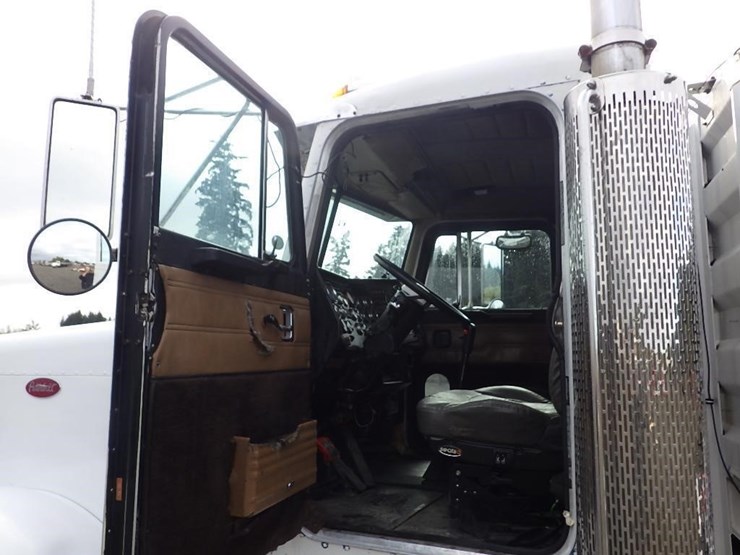 1990-peterbilt-379-image-30