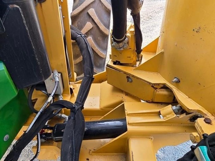 2019-john-deere-5100e-image-23