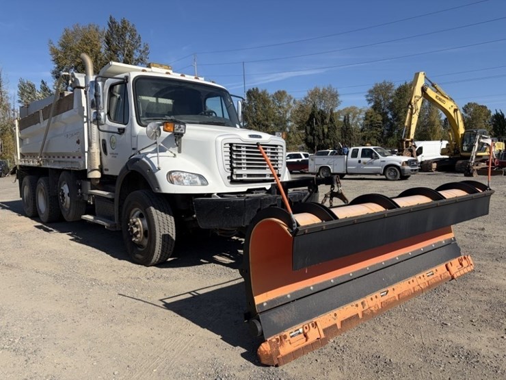 2012-freightliner-m2-t/a-dump-truck-image-2