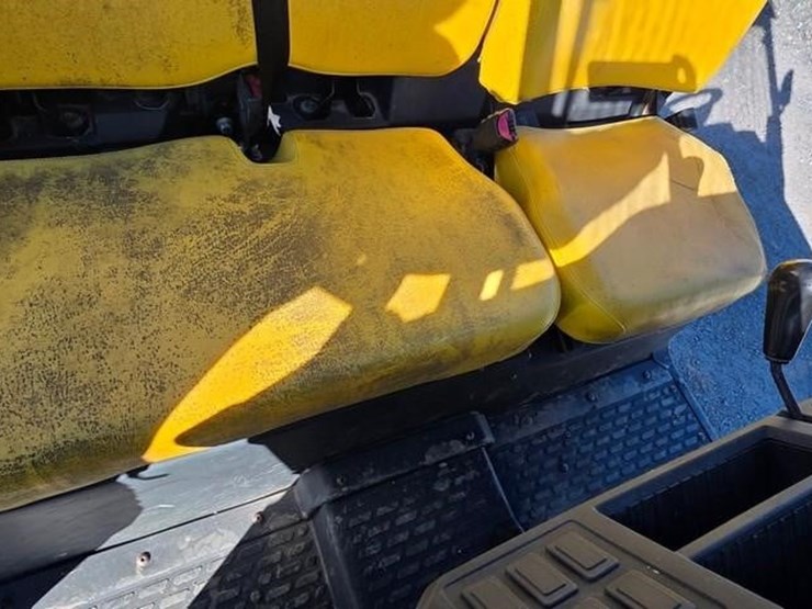 2021-john-deere-gator-xuv-835e-image-32