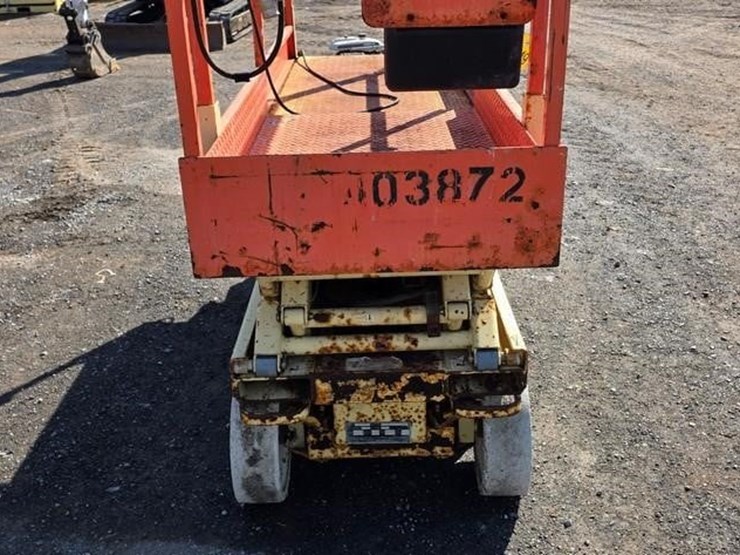 2002-jlg-2032e2-image-20