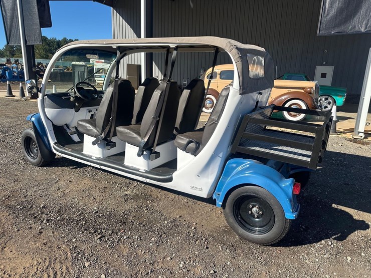 gem-e6-electric-6-passenger-low-speed-vehicle-image-2