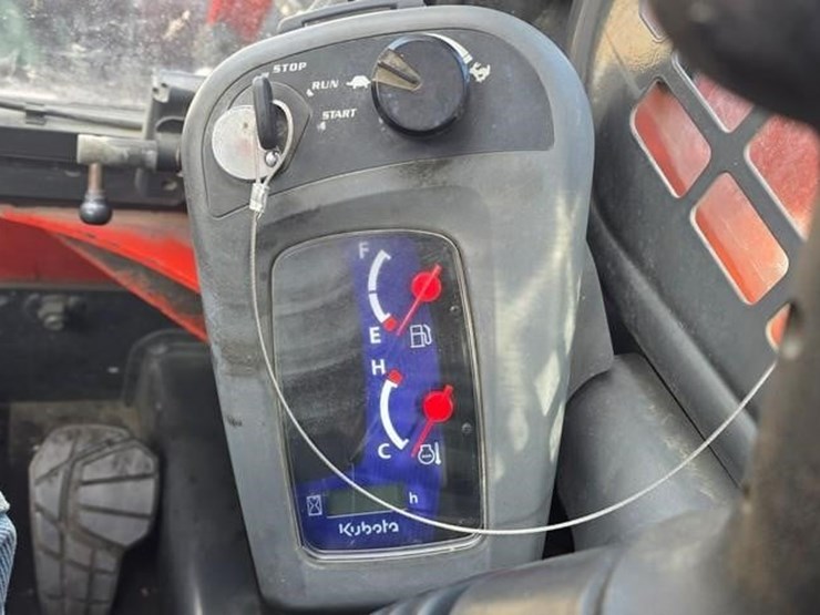 2019-kubota-ssv75-image-54