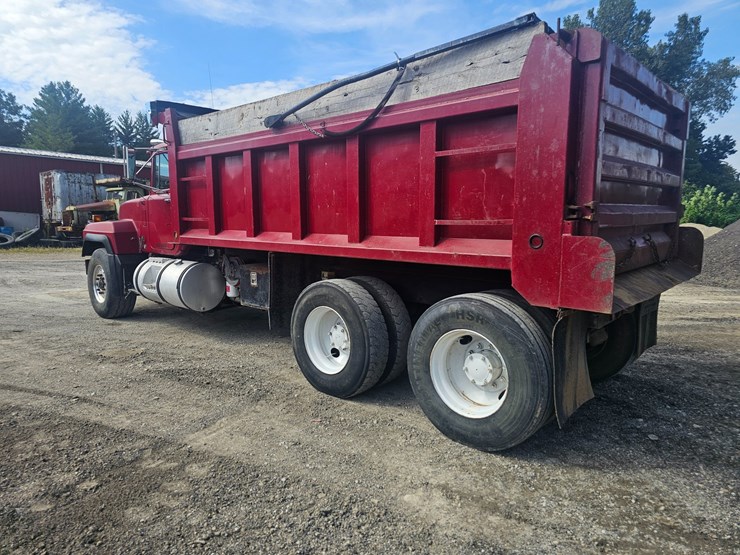 #15804-•-1998-mack-rd688s-dump-truck-image-18