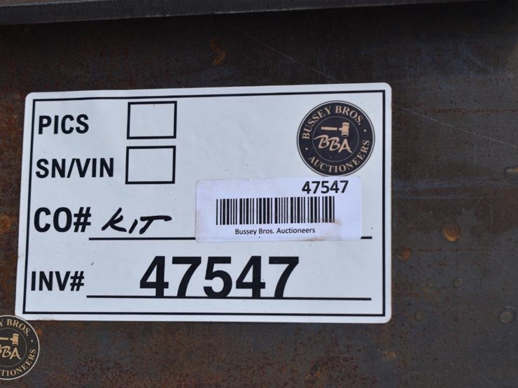 kit-containers-skid-steer-weld-on-attachment-plate-47547-image-2