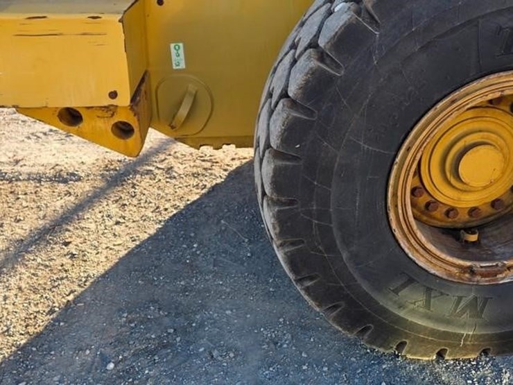 2015-caterpillar-938m-image-35
