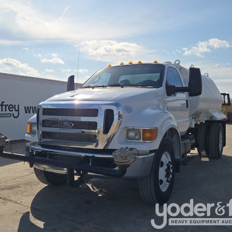 2014 FORD F750