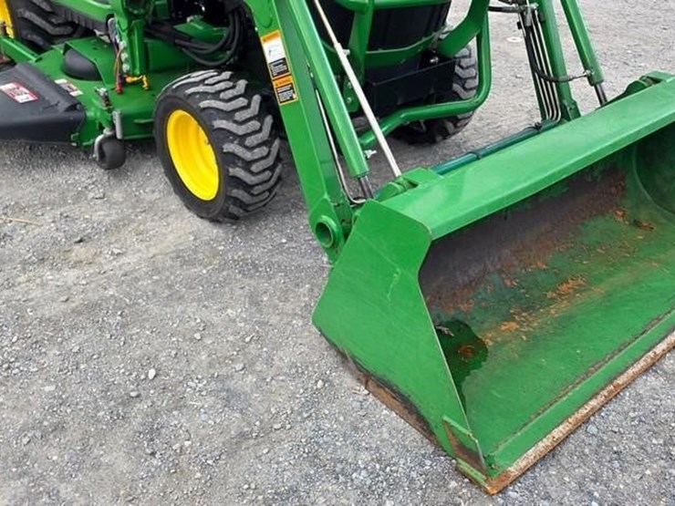 2014-john-deere-1025r-image-6