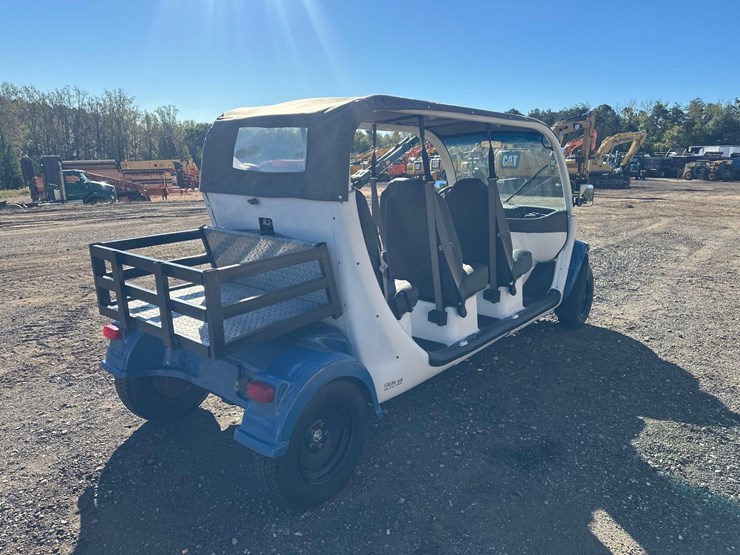 gem-e6-electric-6-passenger-low-speed-vehicle-image-5