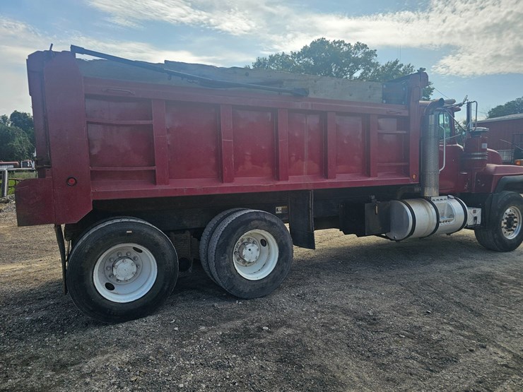 #15804-•-1998-mack-rd688s-dump-truck-image-28