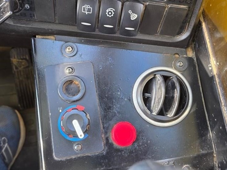 2018-jcb-505-20tc-image-54