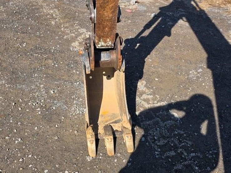 2016-bobcat-e35-image-34