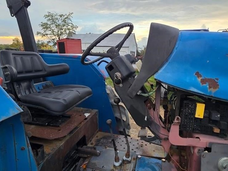 new-holland-ts110-image-43
