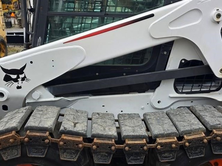 2012-bobcat-s650-image-27