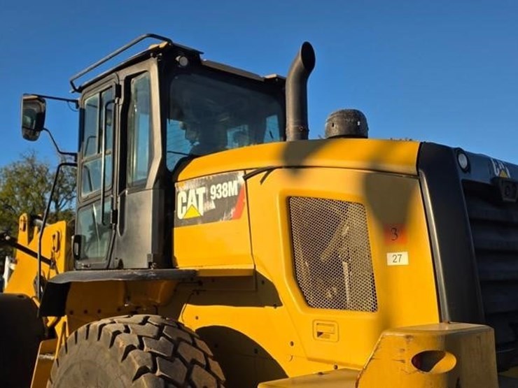 2015-caterpillar-938m-image-30