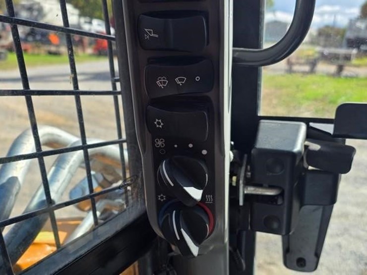 2022-case-tv450b-image-52