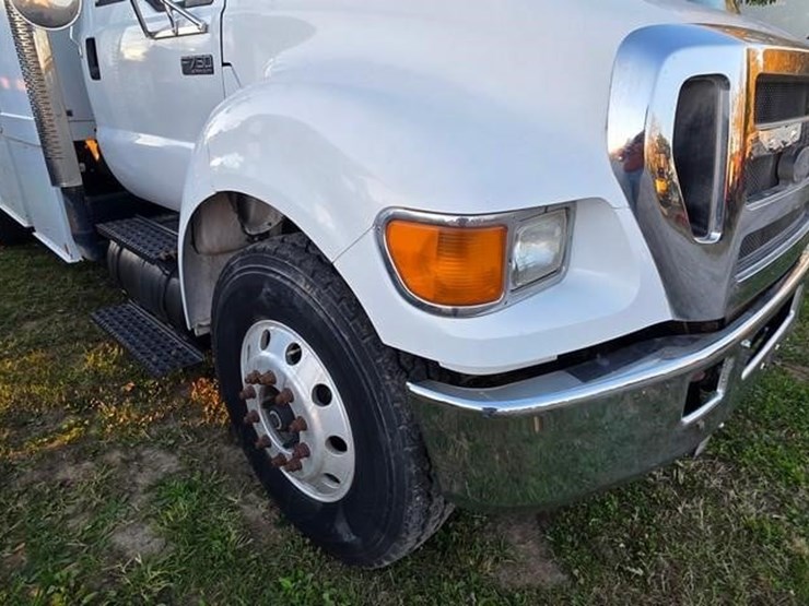 2006-ford-f750-sd-image-48