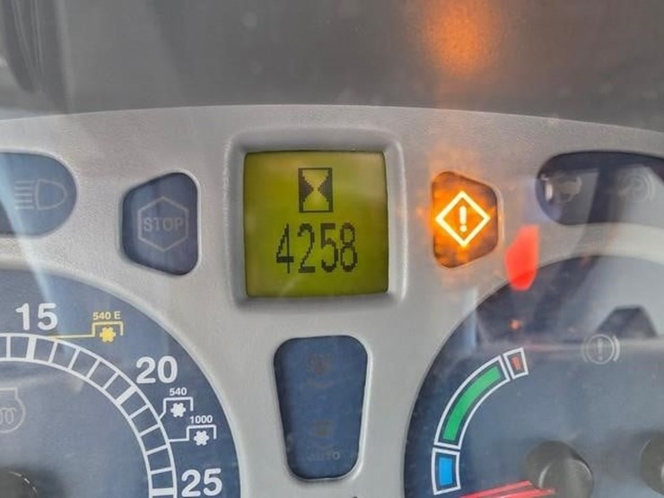 new-holland-t5040-image-69