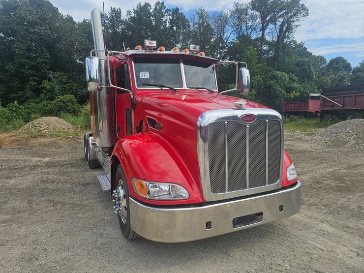 #15801-•-2012-peterbilt-384-sleeper-truck-image-53