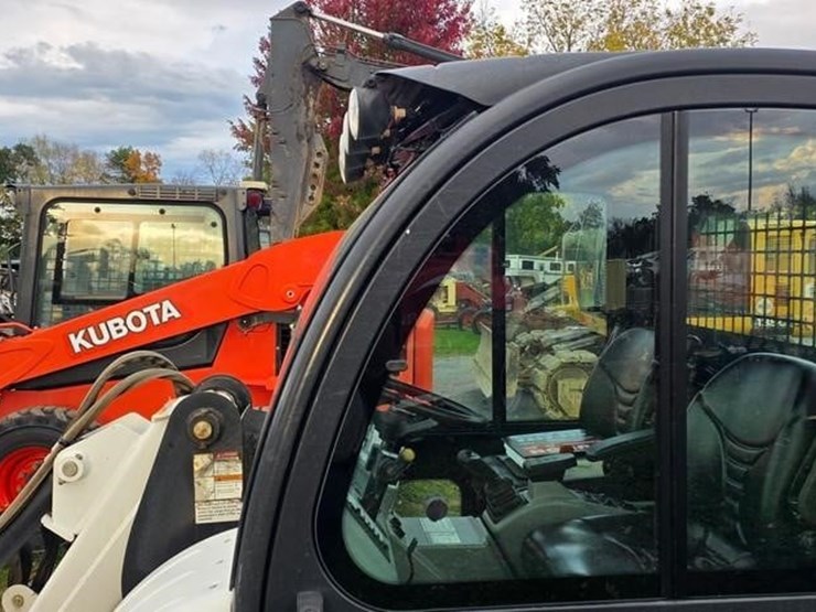 2003-bobcat-toolcat-5600-image-12