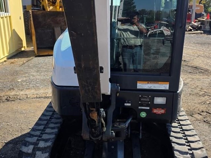 2016-bobcat-e35-image-32