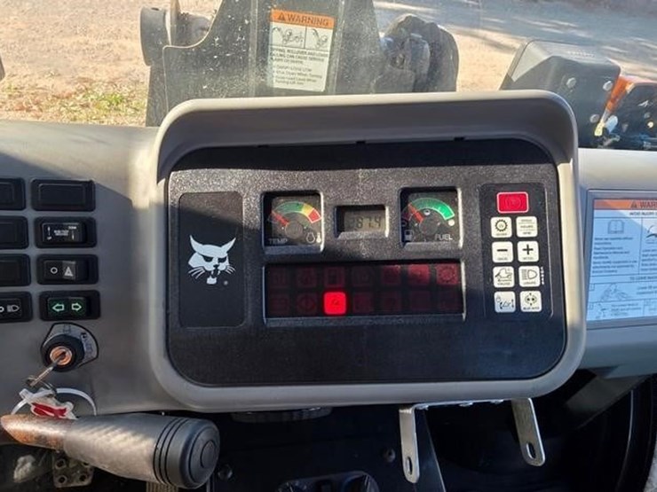 2010-bobcat-toolcat-5600-image-72